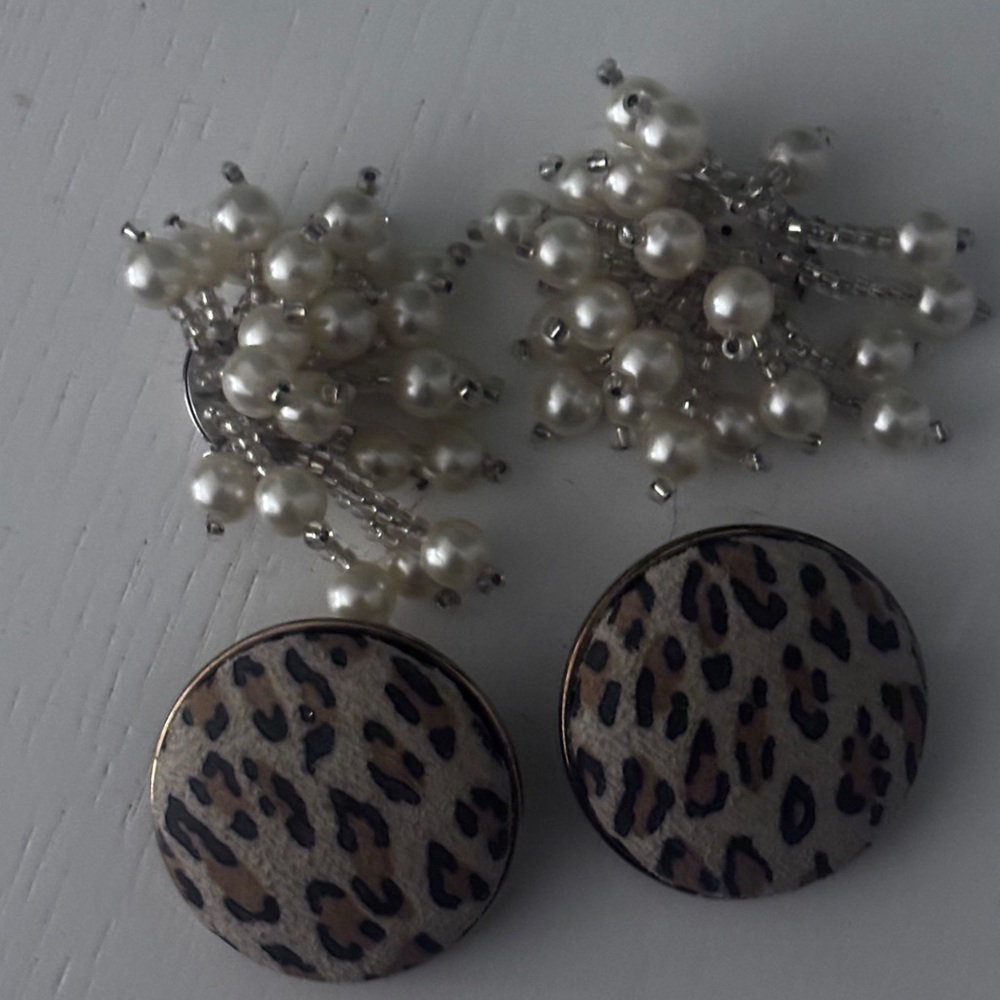 3/20$ Clip On Leopard Print and Pearl Cluster Earrings